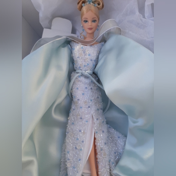 Barbie Crystal JUBILEE  50th Anniversary - Picture 5 of 15